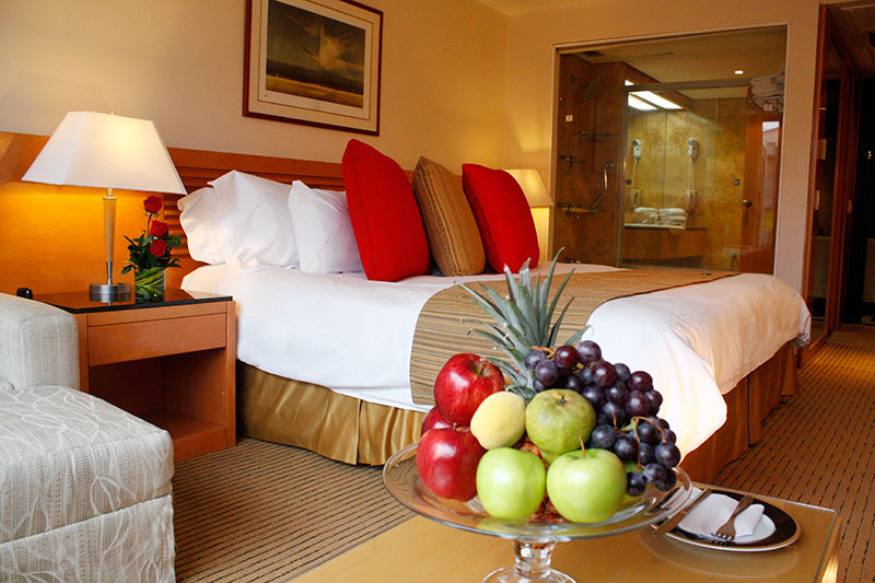 Eurobuilding Hotel & Suites Caracas Bagian luar foto A room at the Fairmont San Francisco