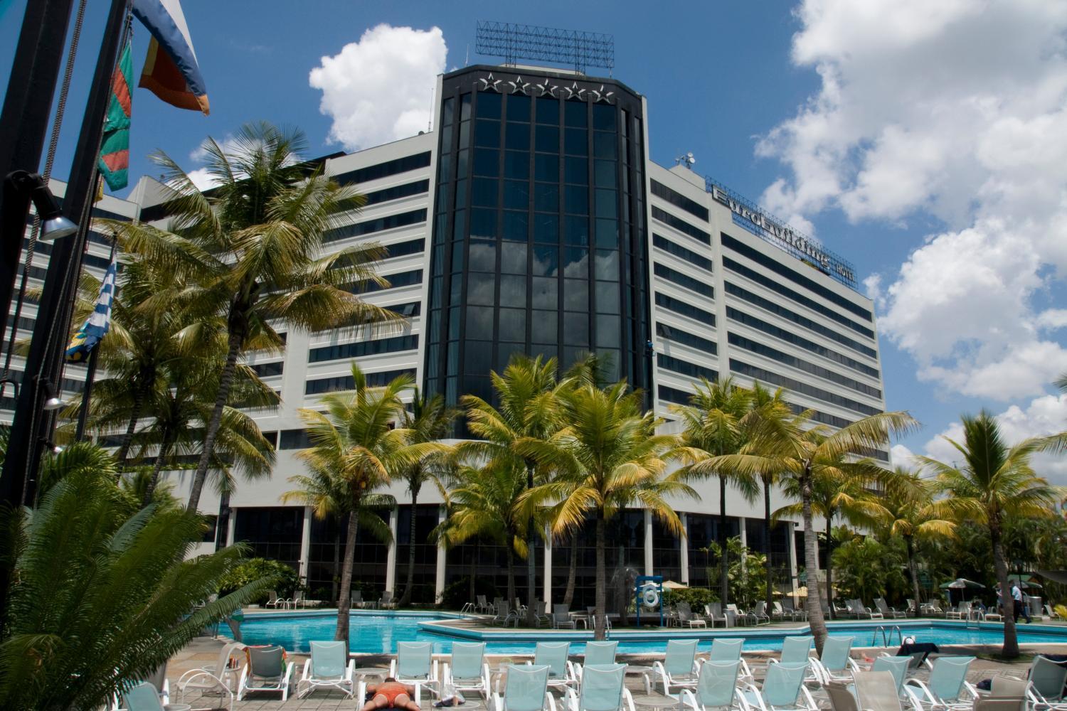 Eurobuilding Hotel & Suites Caracas Bagian luar foto The hotel's main building